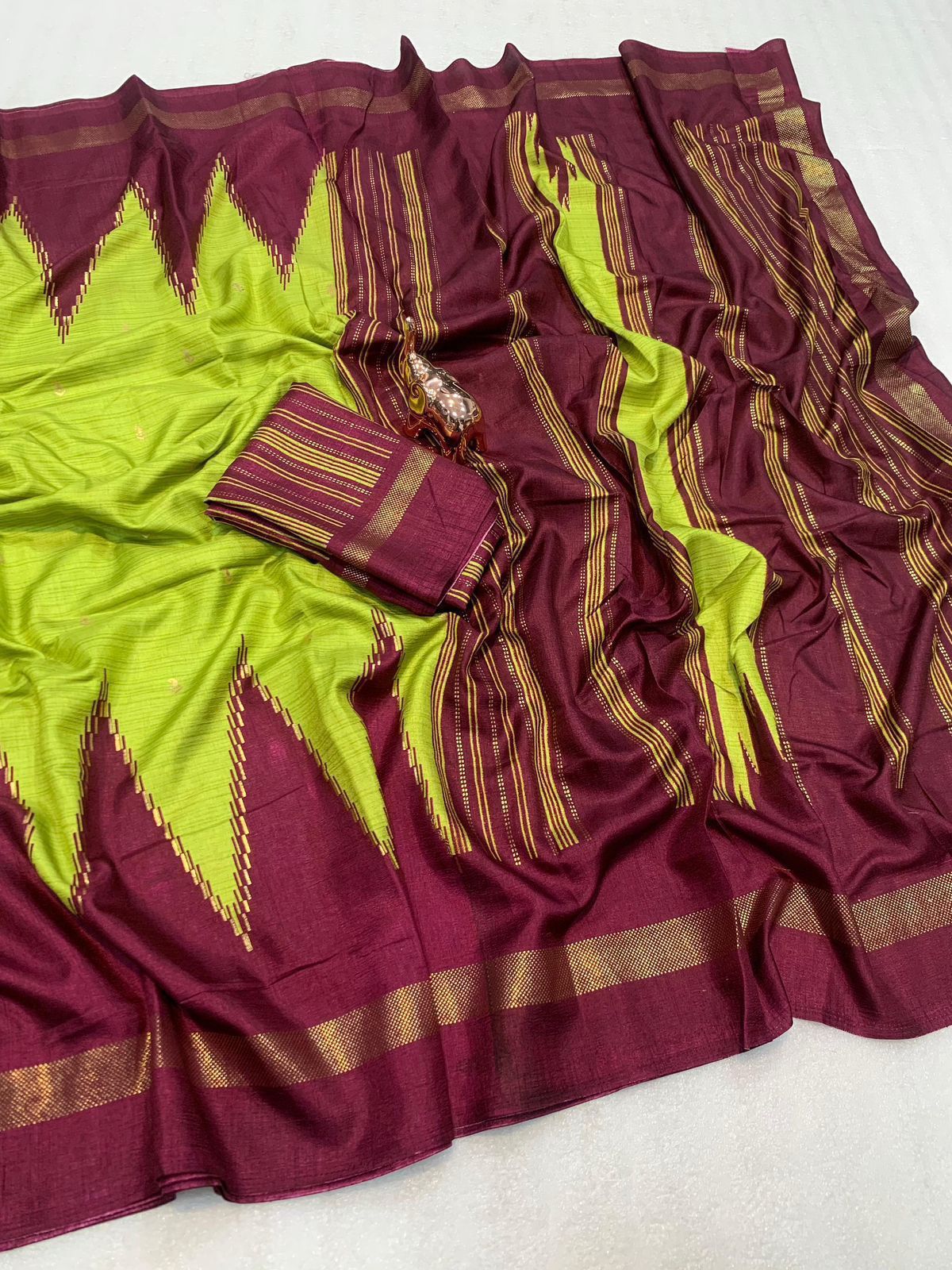 Dola Silk Sarees With Temple Border(Parrot Green And Dark Maroon)