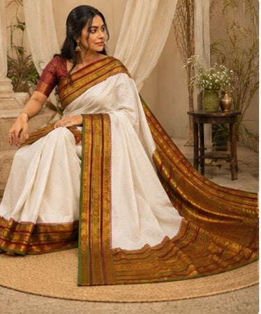 Mull cotton saree with pure kanchi border