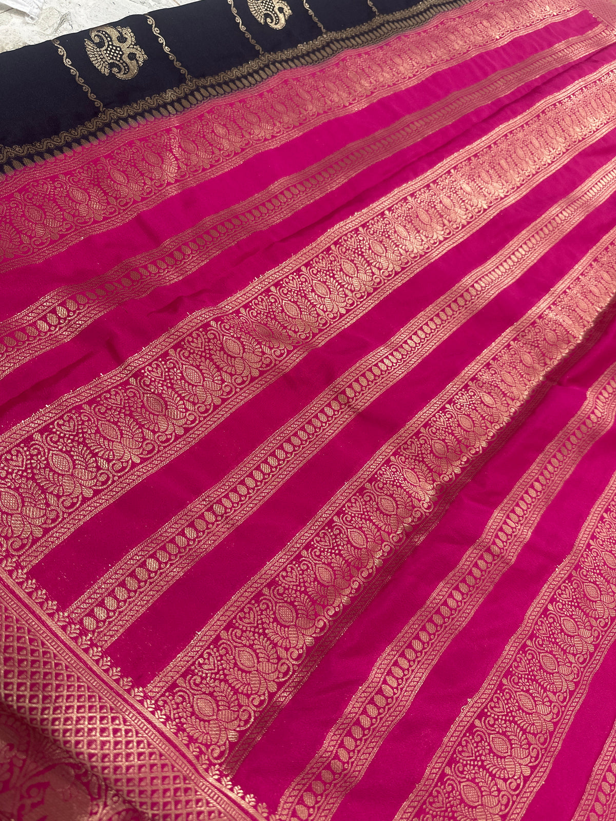 Premium Mysore crepe silk saree with Gandabherunda motifs