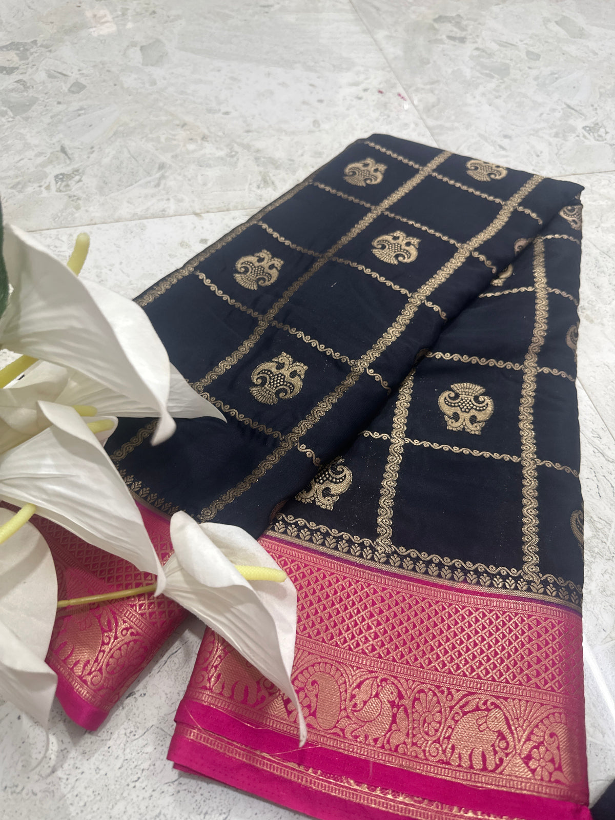 Premium Mysore crepe silk saree with Gandabherunda motifs