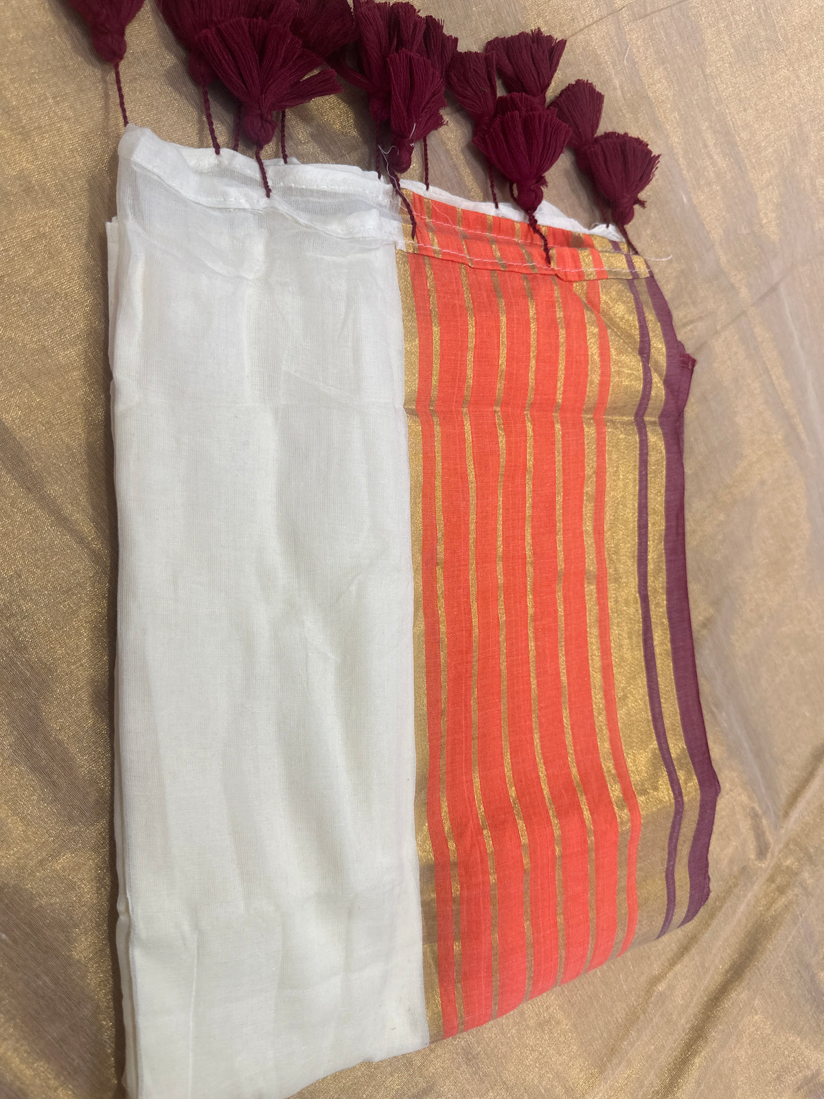 Mull cotton saree with Kanchi border(white base orange maroon border)