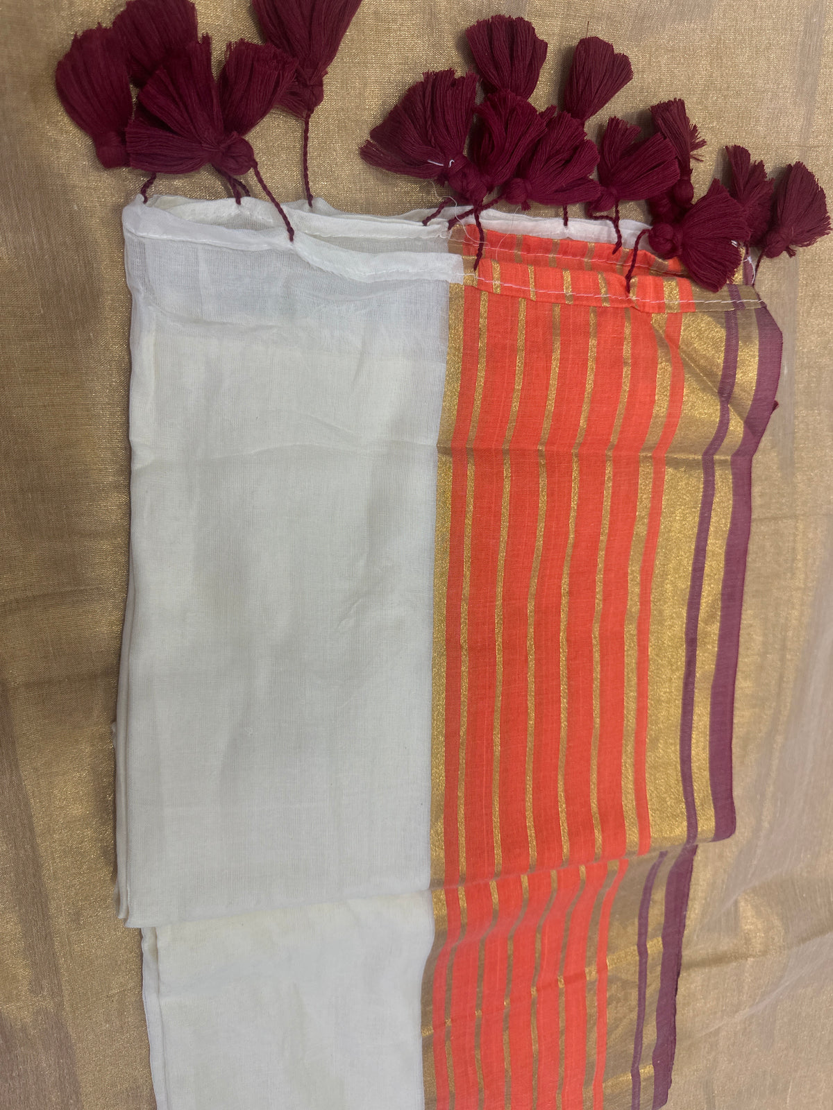 Mull cotton saree with Kanchi border(white base orange maroon border)
