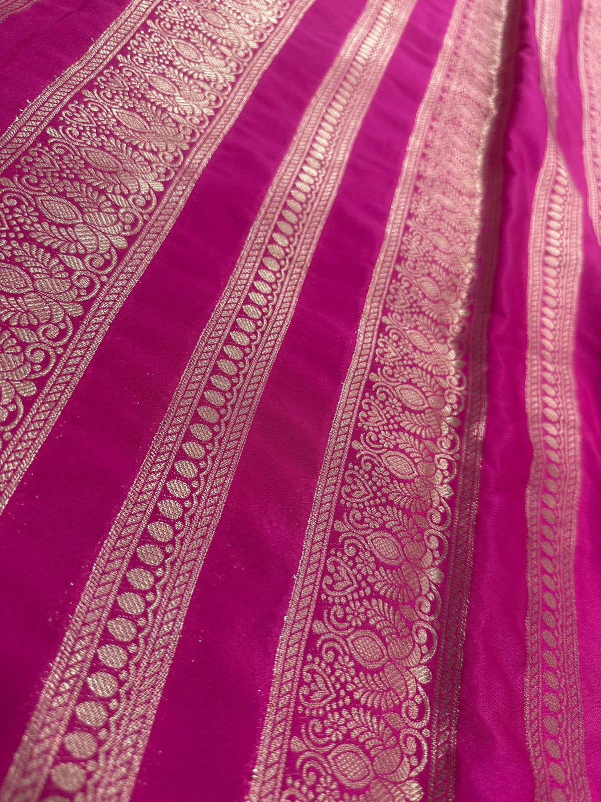 Premium Mysore crepe silk saree with Gandabherunda motifs