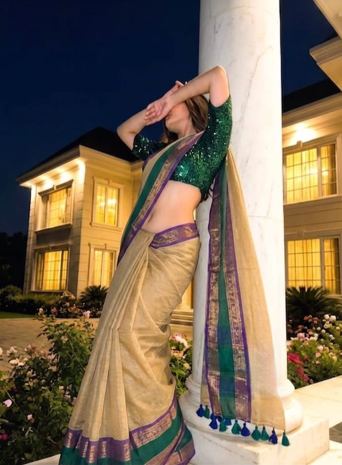 Mull cotton saree with kanchi border