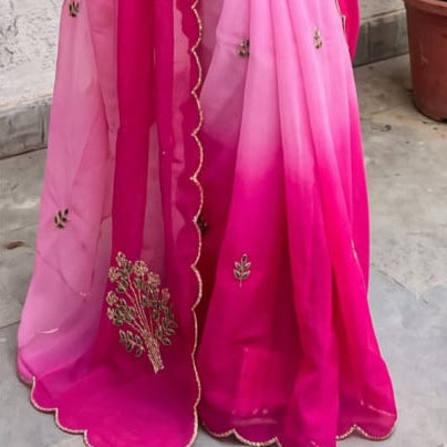 Soft georgette saree with seroski handwork 🩷 pink